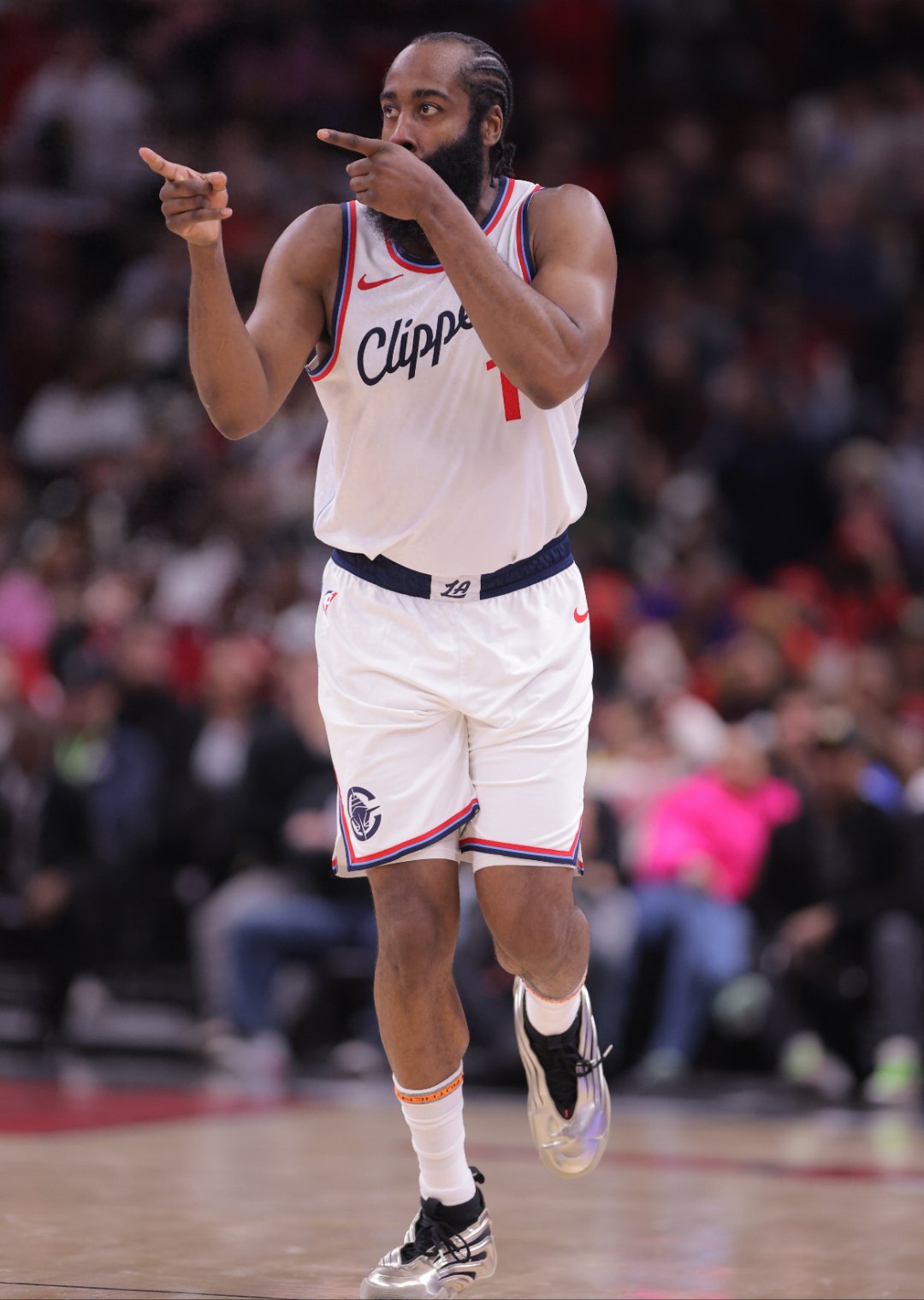 晋级下一阶段引发热议！，哈登在澳大利亚队比赛中重要助攻全场沸腾不已的简单介绍爱游戏网络游戏,爱游戏最新版本